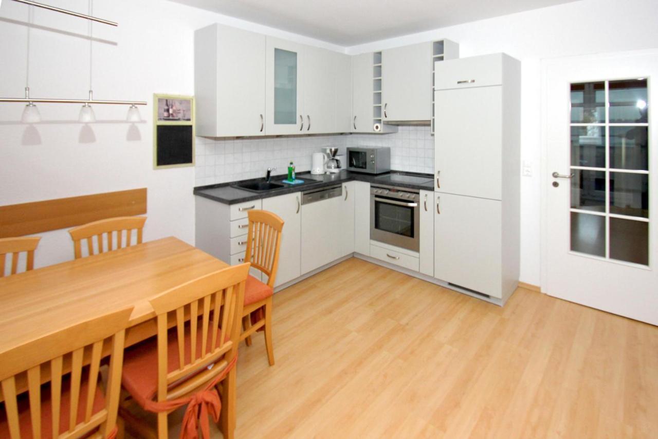 Hafennahe Ferienwohnung Mit Balkon Und Meerblick - Hafenhaeuser Wiek Wohnung 13 Wiek auf Rügen Zewnętrze zdjęcie