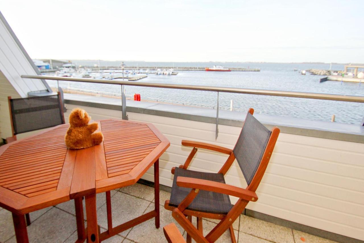 Hafennahe Ferienwohnung Mit Balkon Und Meerblick - Hafenhaeuser Wiek Wohnung 13 Wiek auf Rügen Zewnętrze zdjęcie